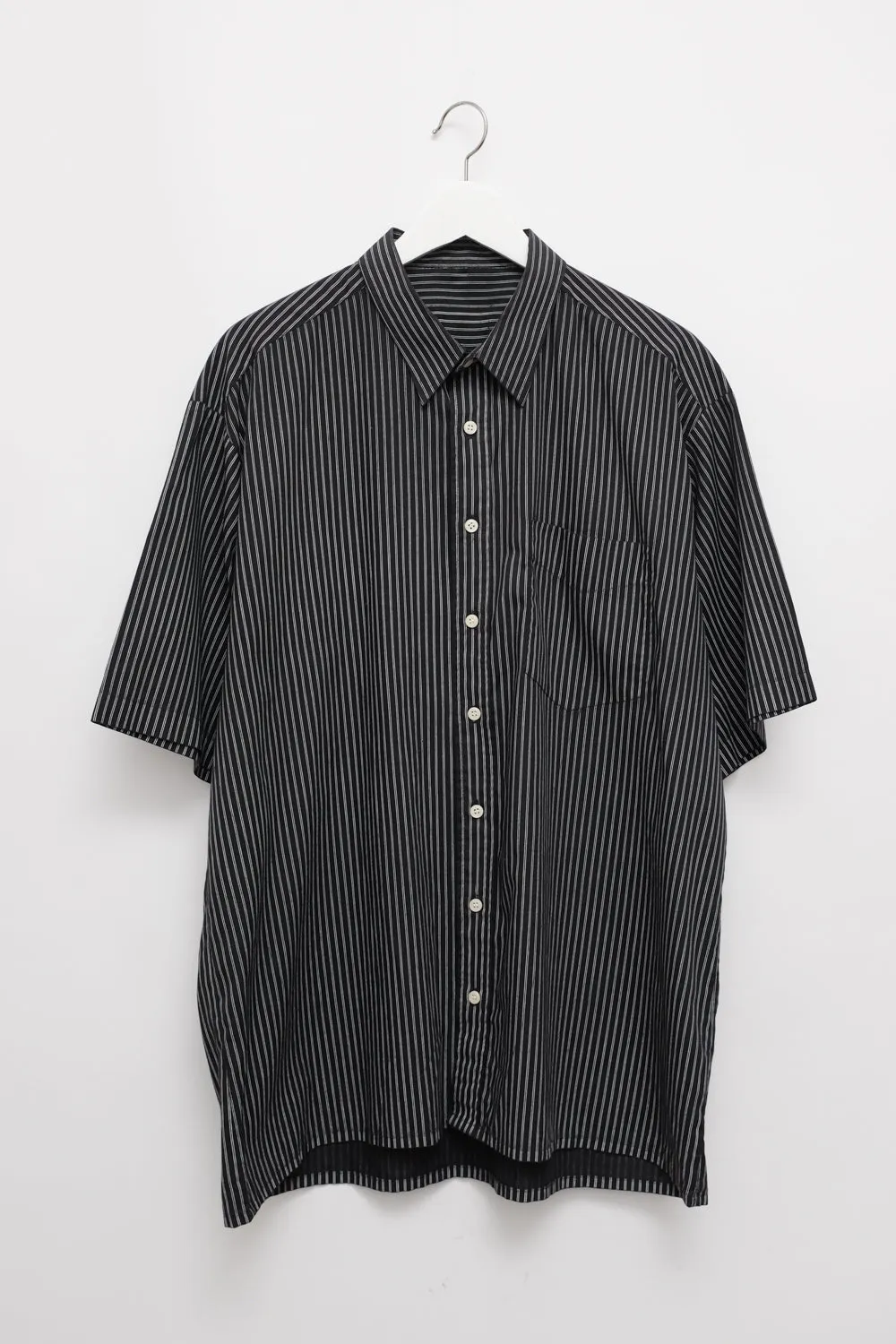 BLACK WHITE PINSTRIPED OVERSHIRT