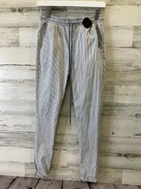 Blue & White Pants Joggers Clothes Mentor, Size 6