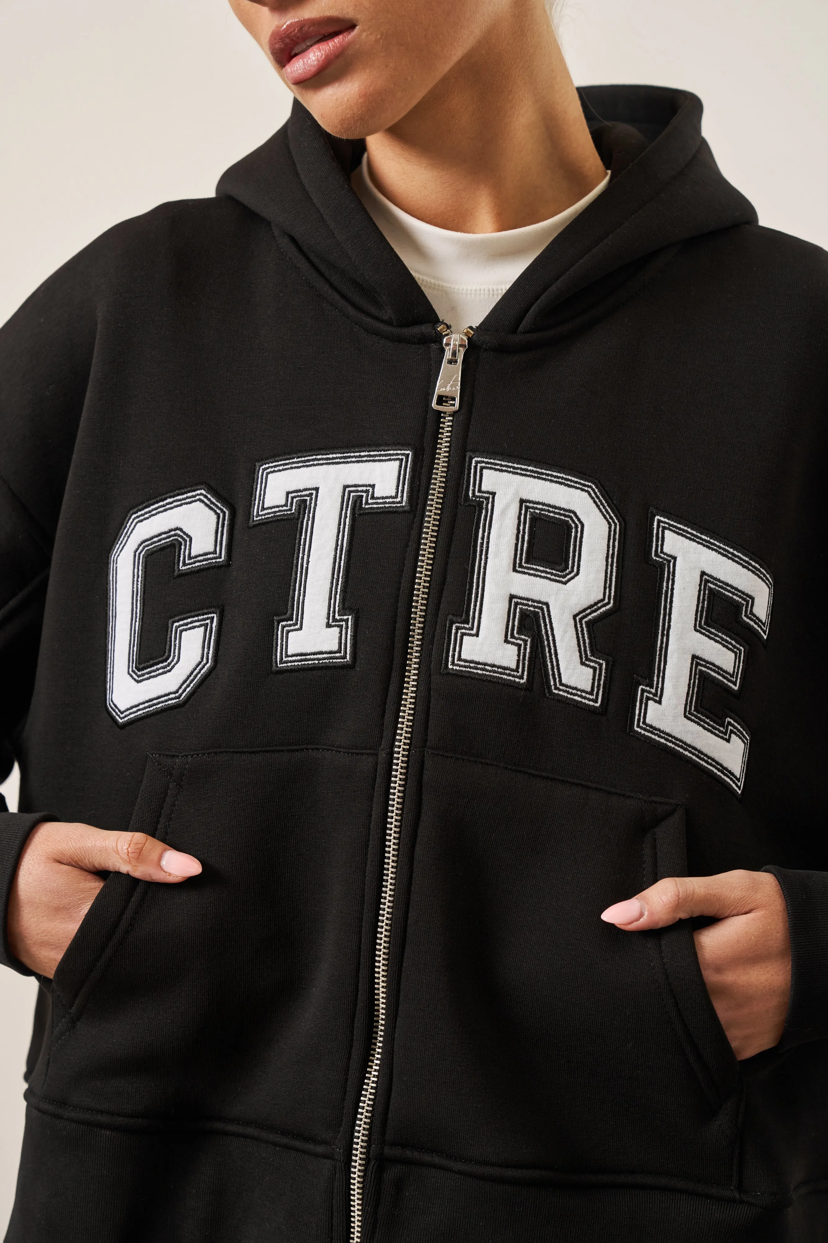 CTRE CROPPED ZIP THROUGH HOODIE - BLACK