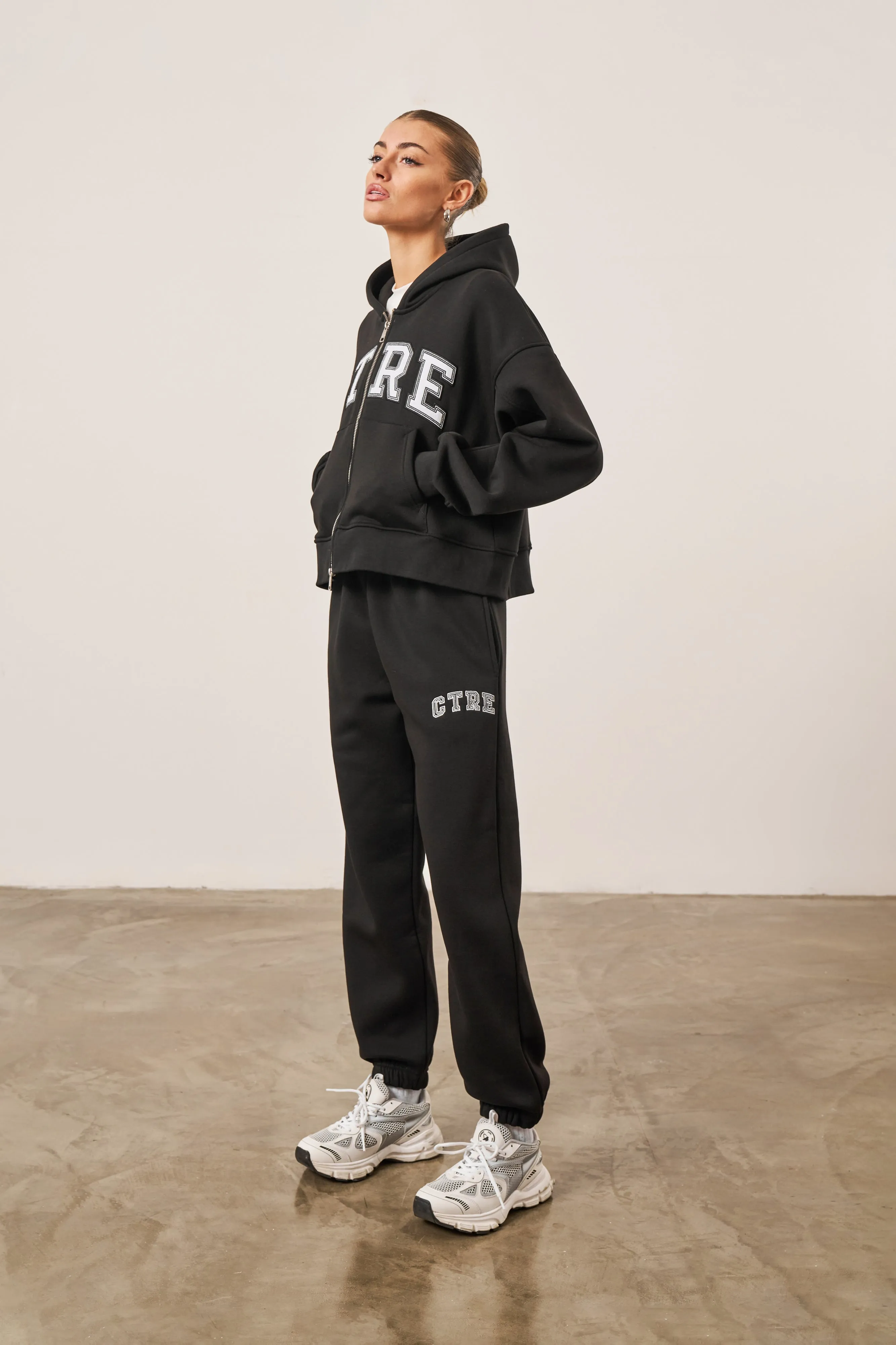 CTRE RELAXED JOGGERS - BLACK