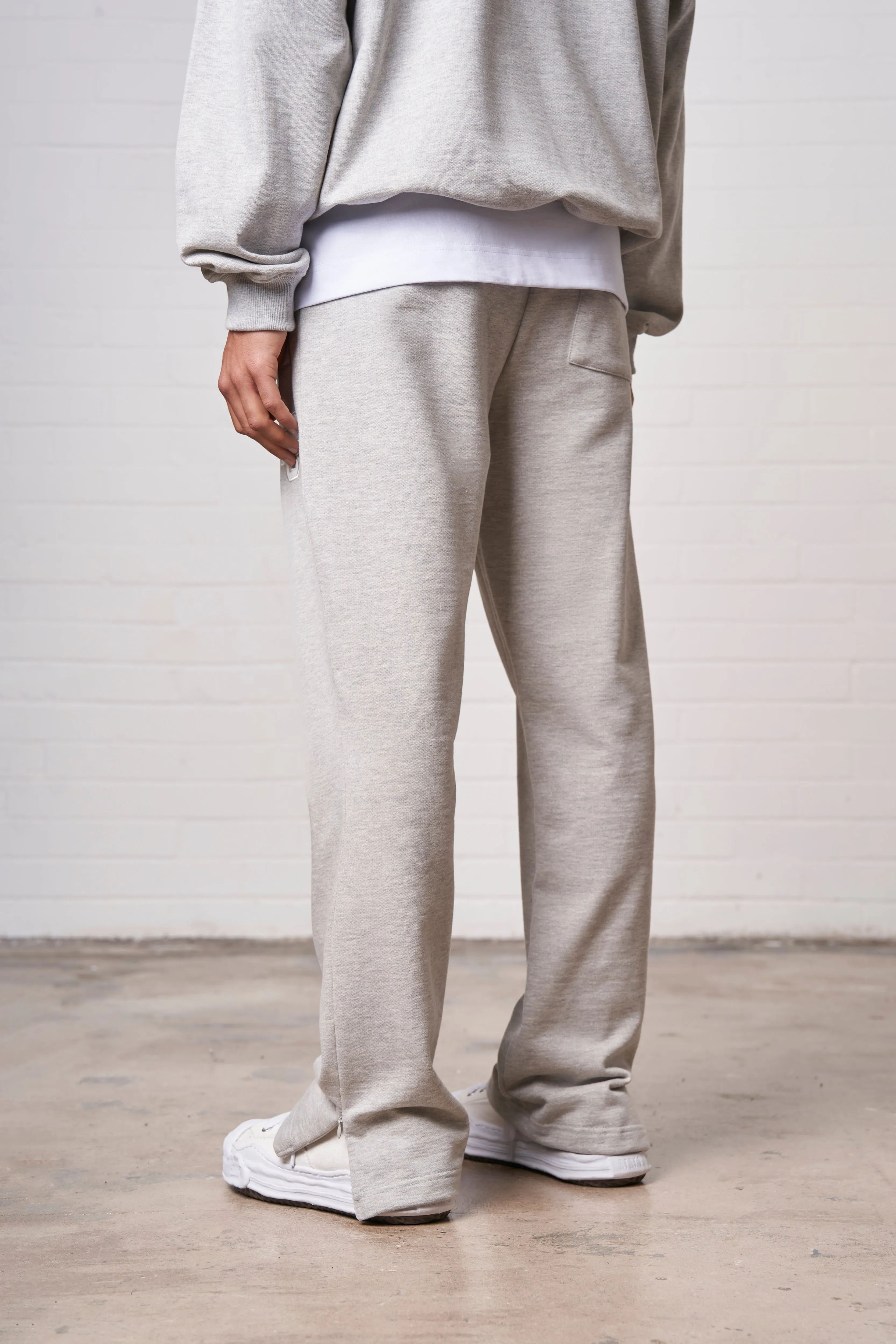 HEAVYWEIGHT APPLIQUE EMBLEM JOGGERS - GREY MARL