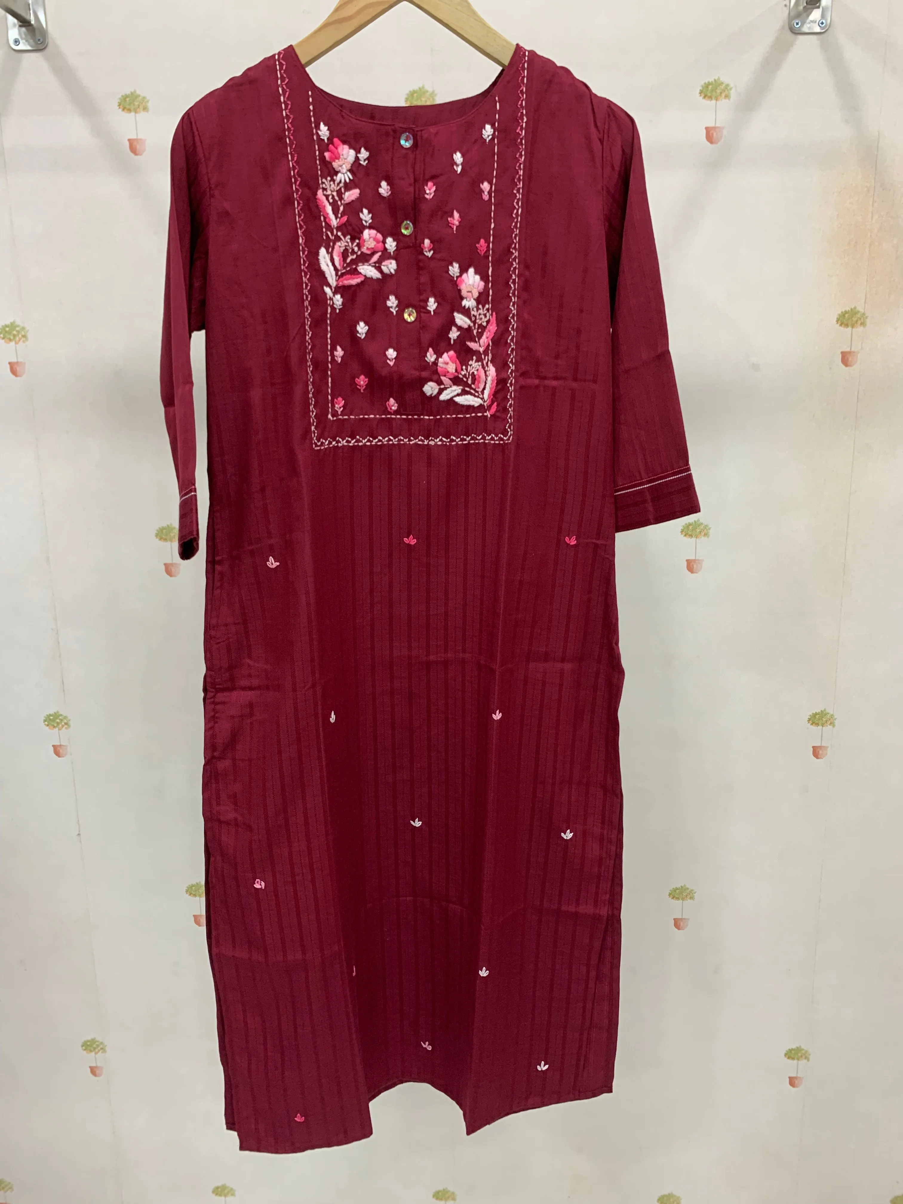 MAROON EMBROIDERED COTTON SLUB KURTA