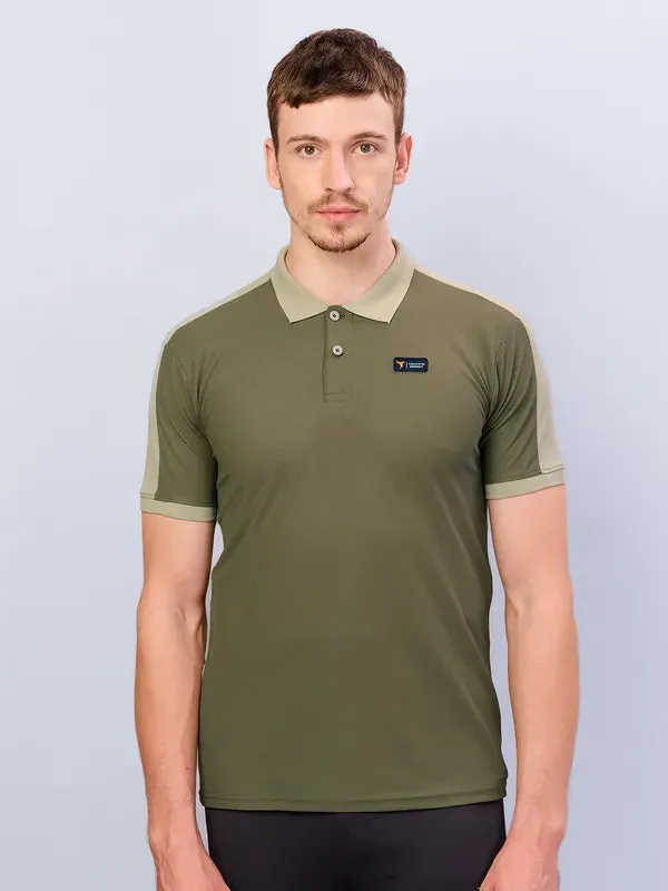 Men Colorblock Slim Fit Polo T-shirt with MATPIQ