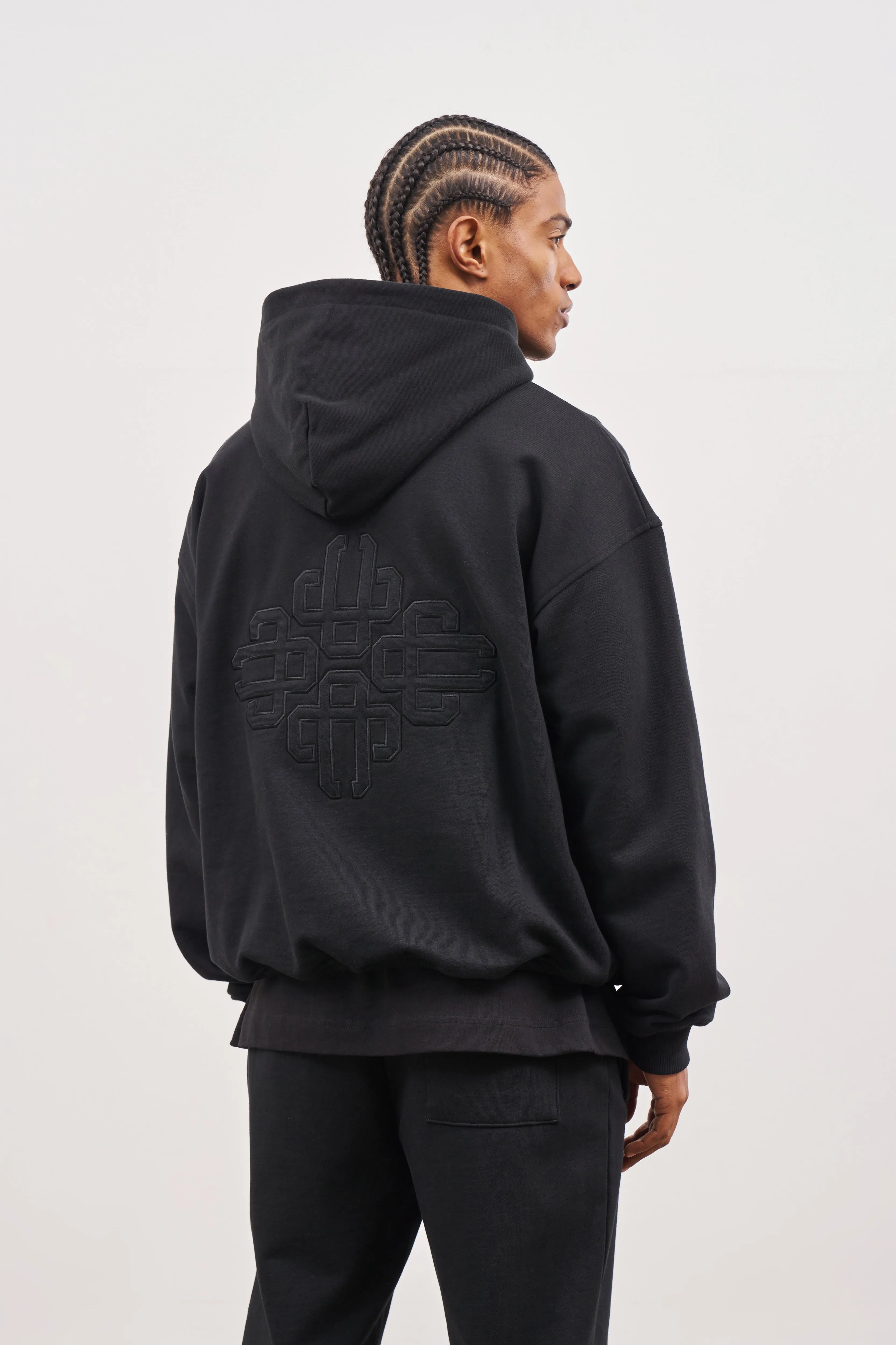 OUTLINE EMBROIDERED EMBLEM HOODIE - BLACK