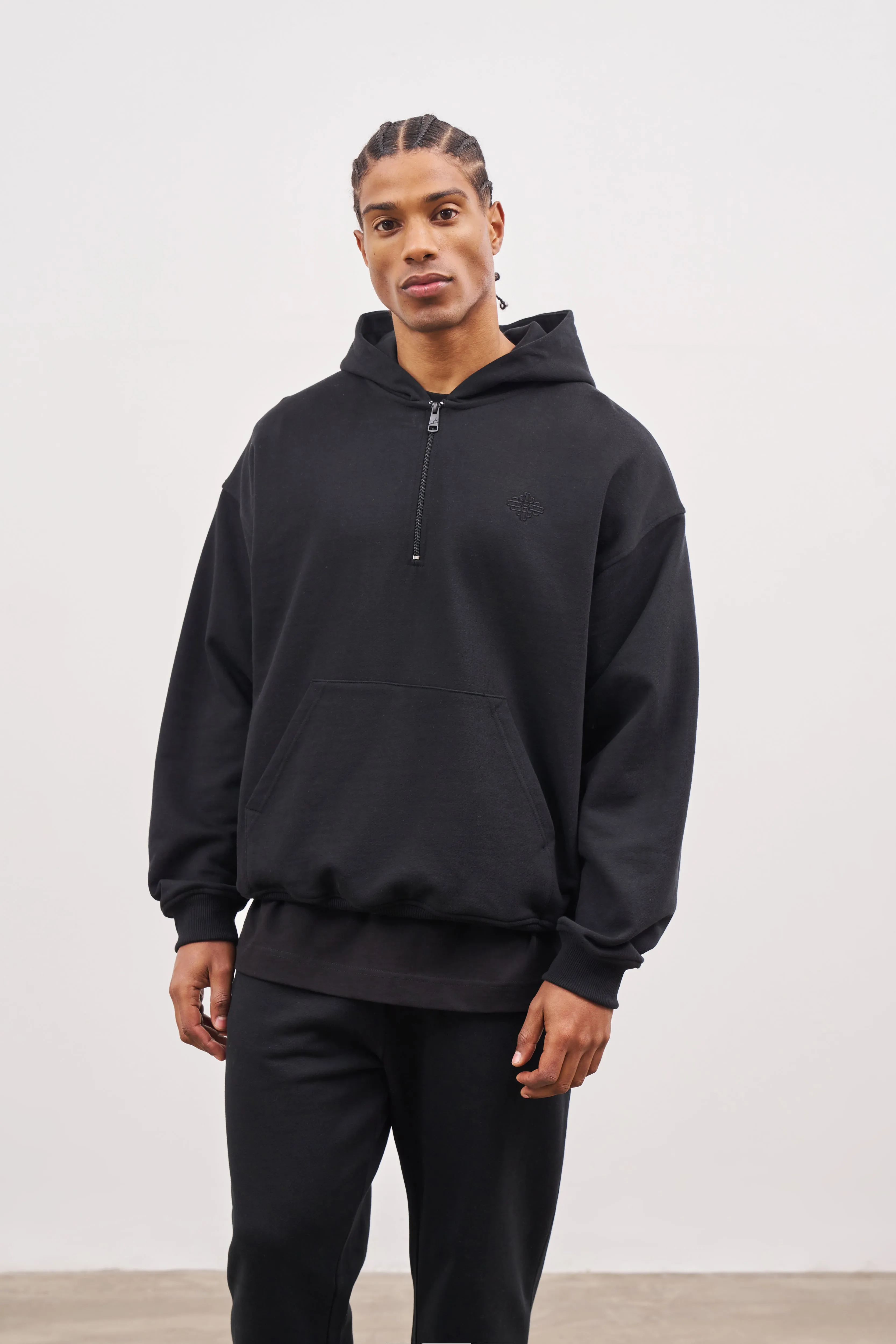 OUTLINE EMBROIDERED EMBLEM HOODIE - BLACK