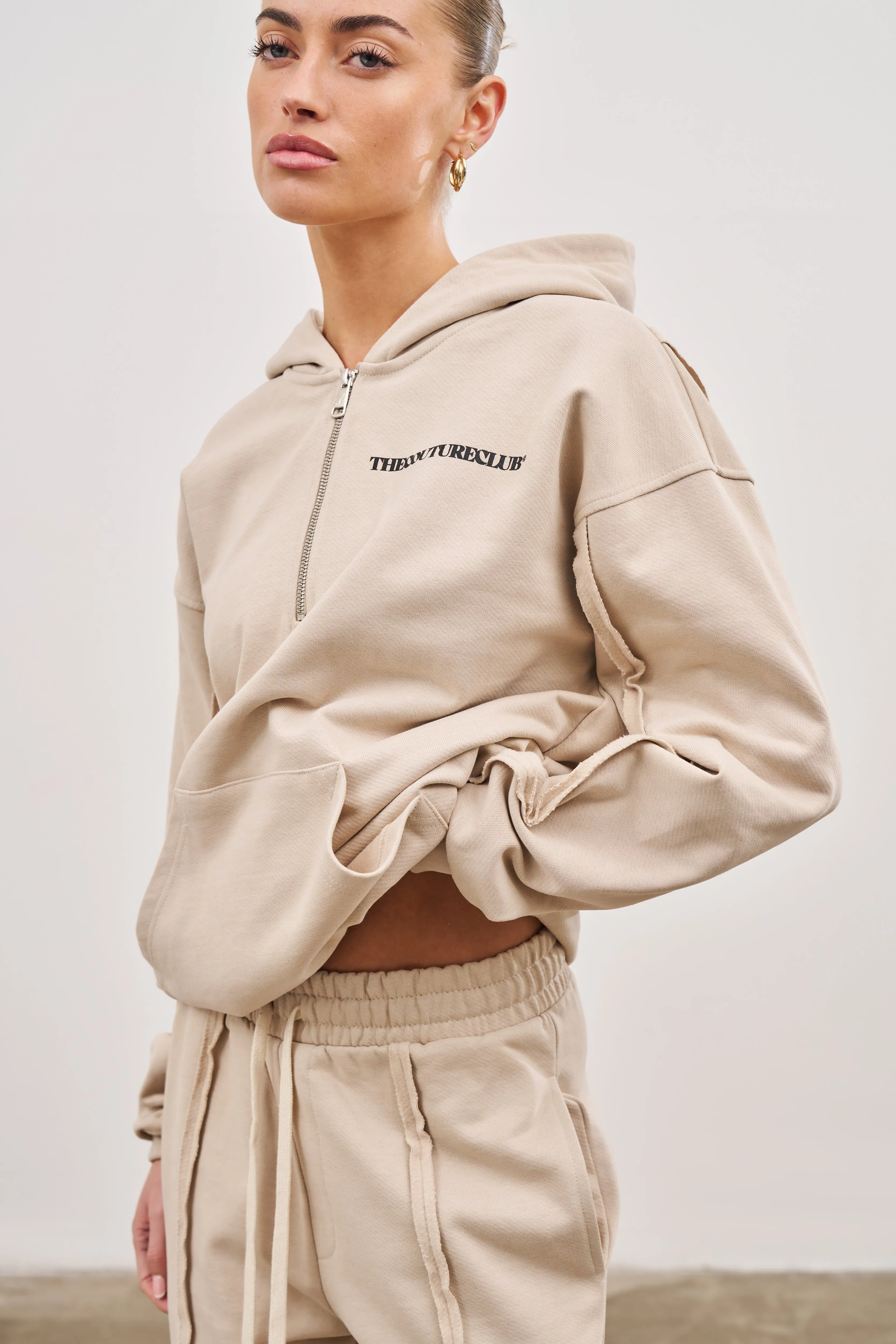 RAW SEAM QUARTER ZIP HOODIE - BEIGE