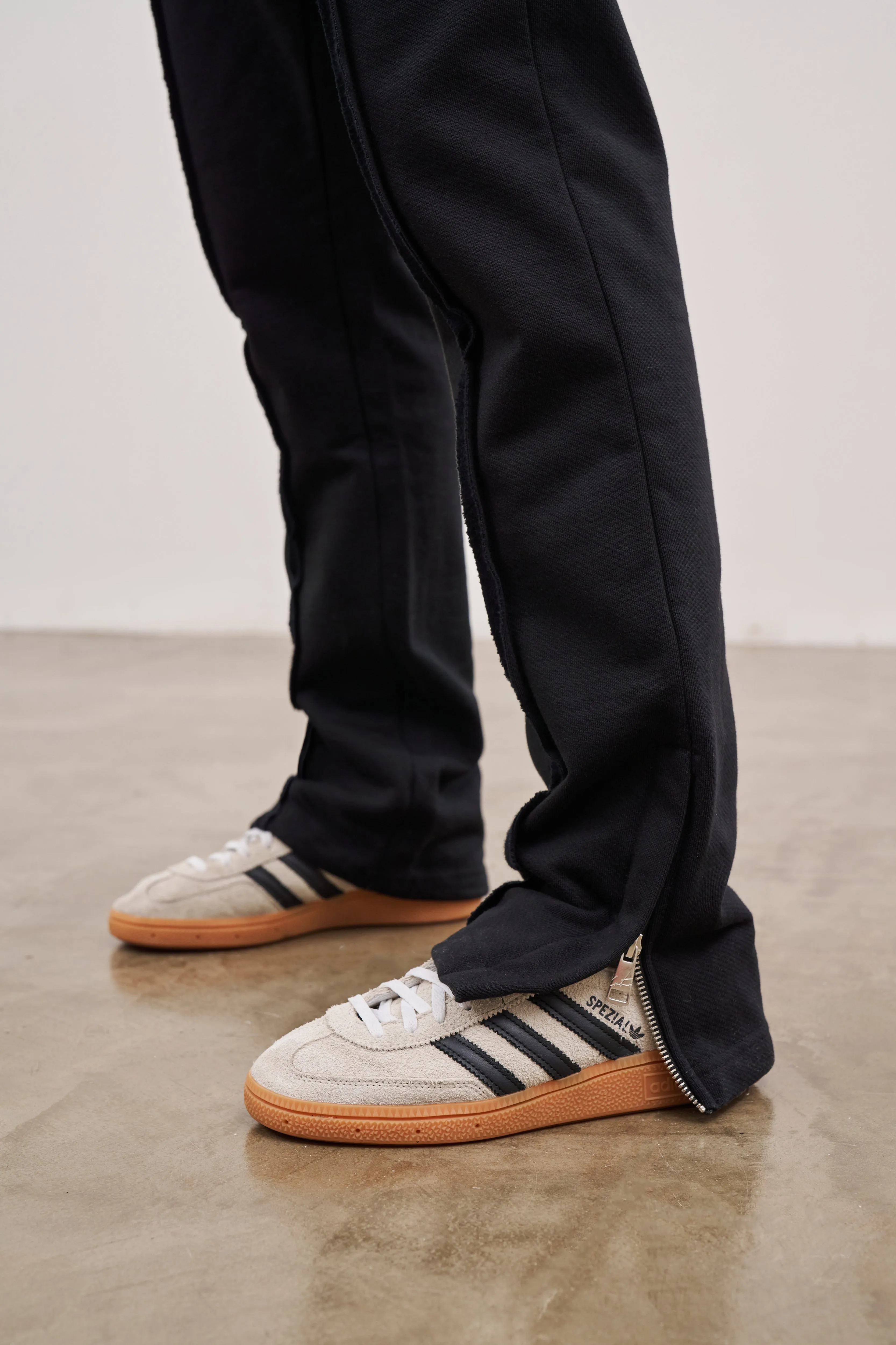 RAW SEAM STRAIGHT LEG JOGGERS - BLACK