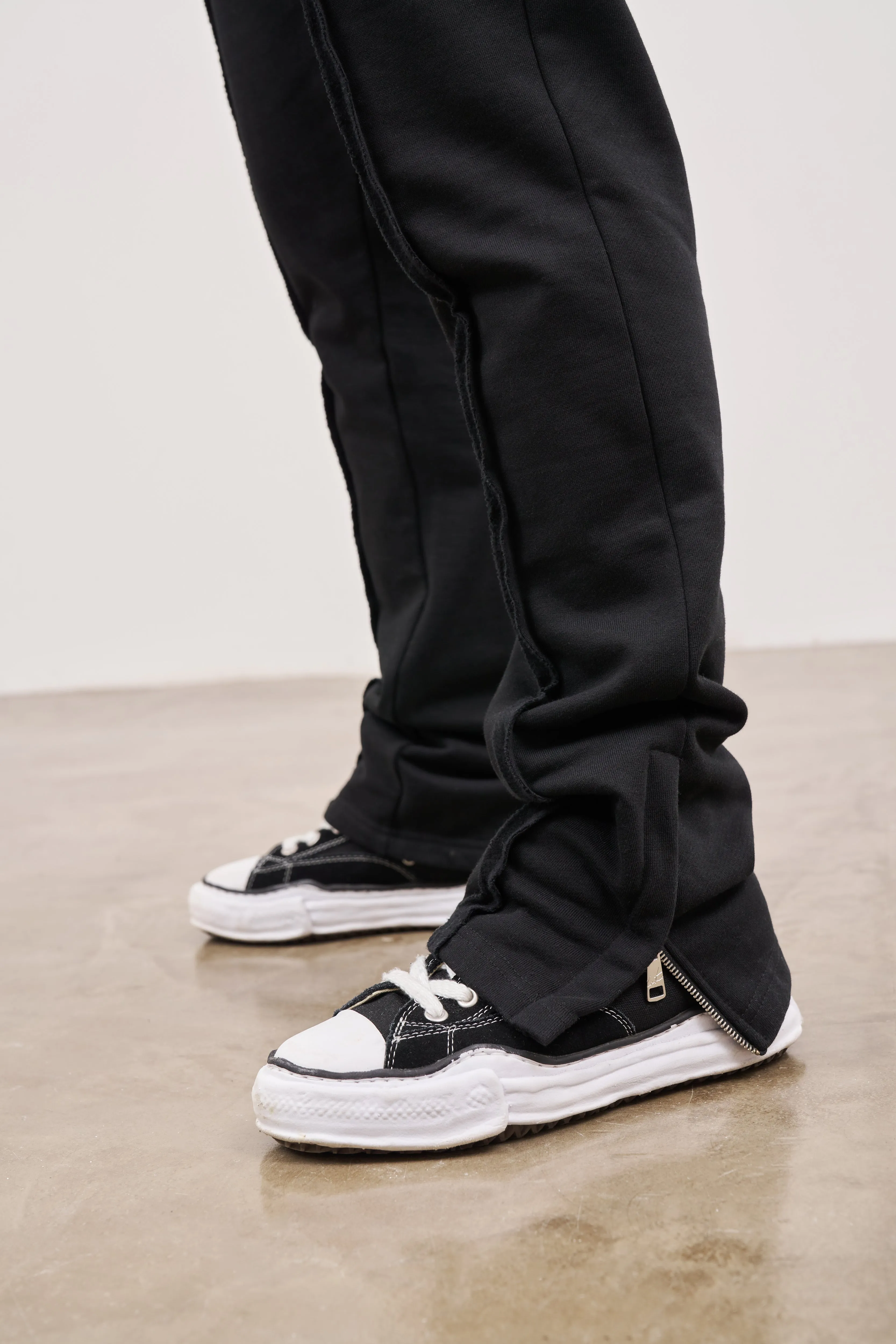 RAW SEAM STRAIGHT LEG JOGGERS - BLACK