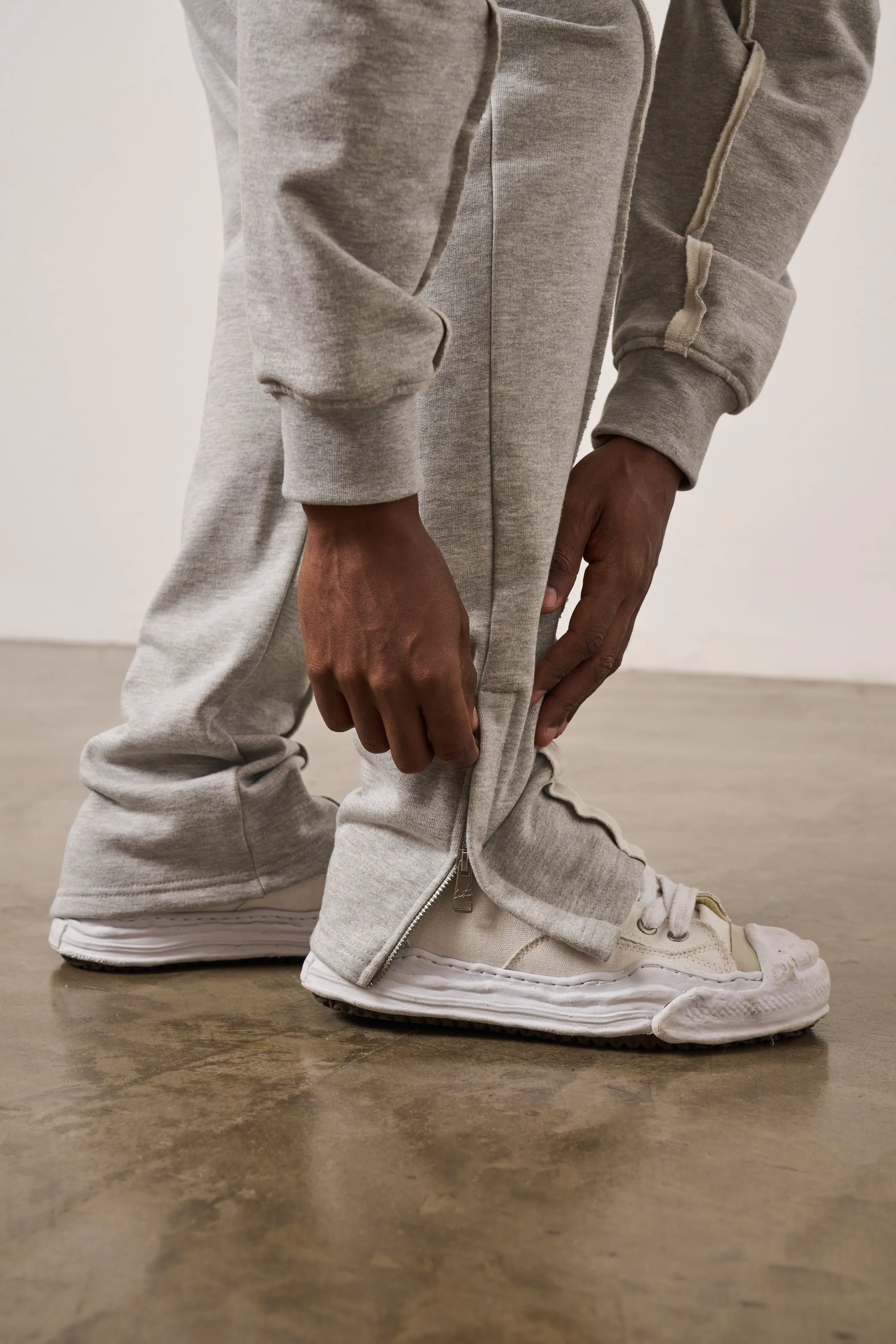 RAW SEAM STRAIGHT LEG JOGGERS - GREY MARL